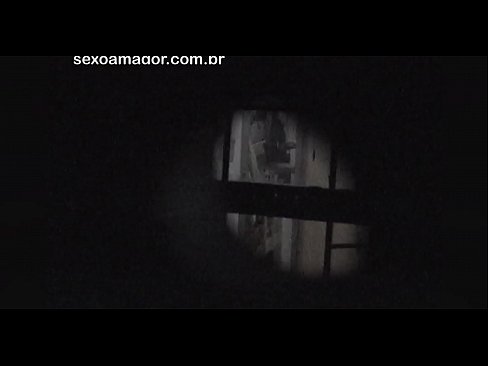 ❤️ Бландзінка таемна здымаецца на відэа з суседскага вуаерыста, схаванага за пустымі цэгламі Порна на be.pornosexphoto.ru ❌️❤